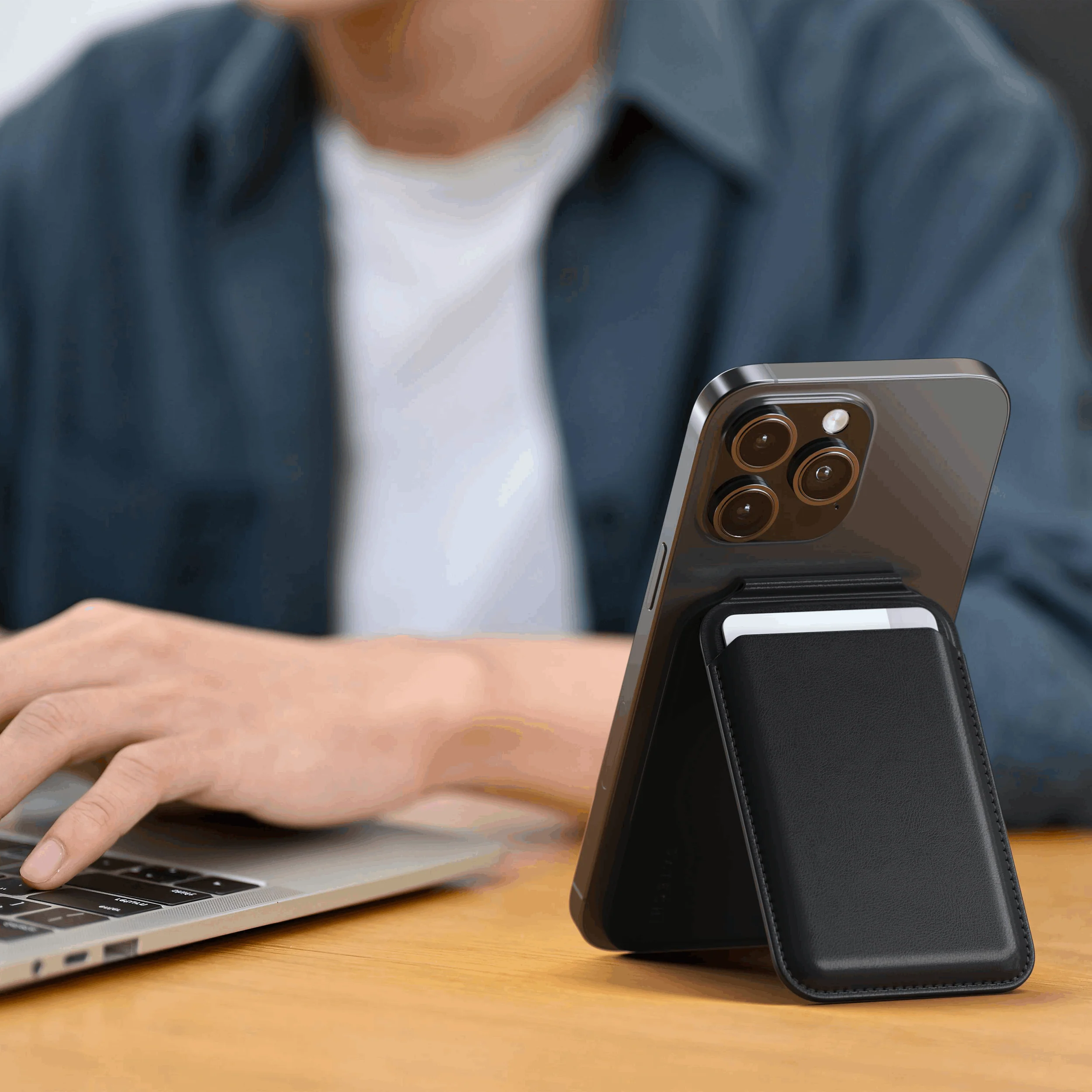 Vegan-Leather Magnetic Wallet Stand - Image 5